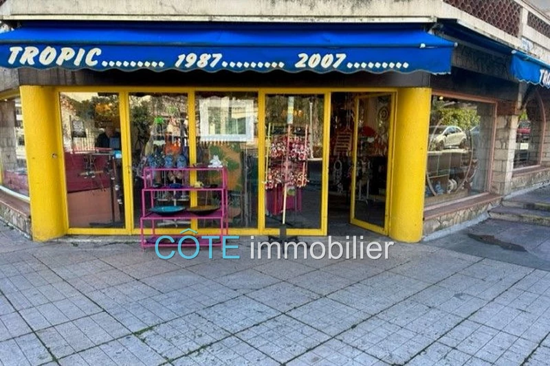 locauxvente  Vallauris   166 m² -   