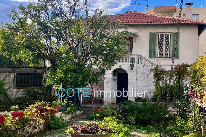 maison  6 pièces  Antibes   160 m² -   