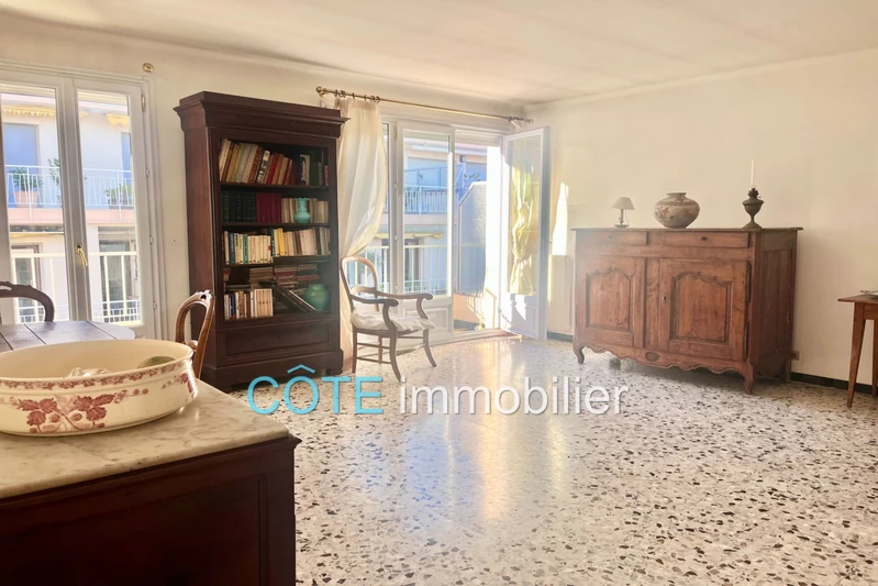 appartement  2 pièces  Antibes Centre  56&nbsp;m&sup2; -   