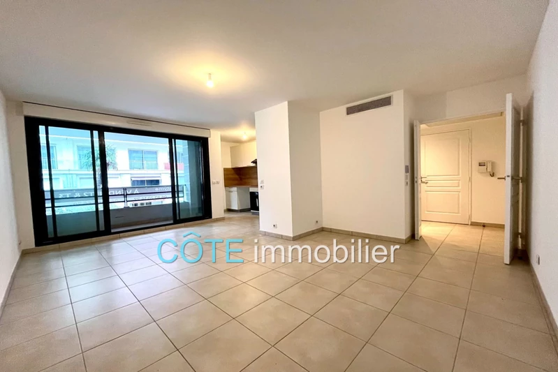 appartement  2 pièces  Antibes   46&nbsp;m&sup2; -   