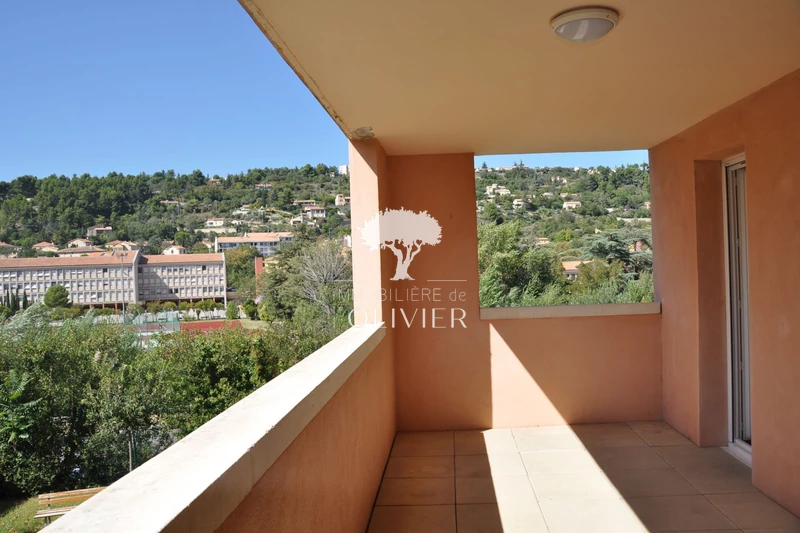 Photo Appartement Apt Luberon des fruits confits,  Location appartement  3 pièces   71&nbsp;m&sup2;
