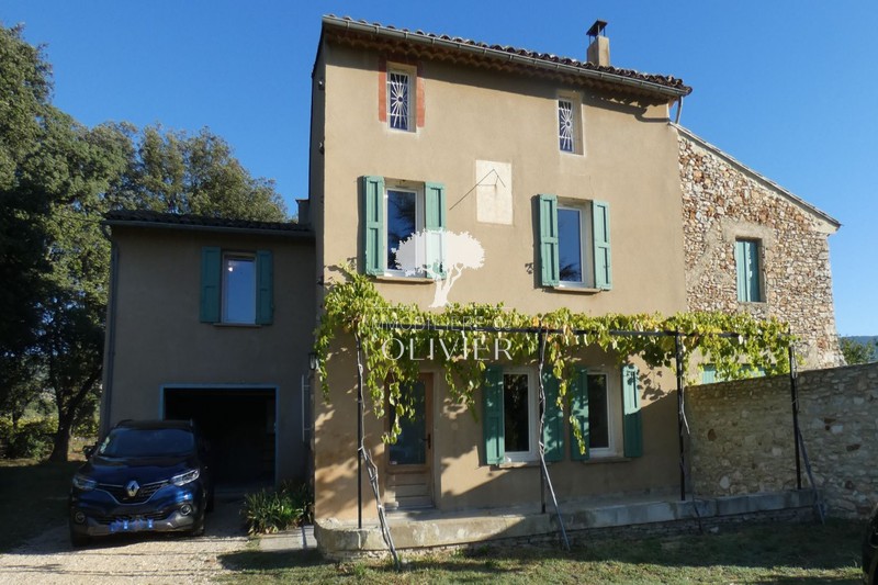 Photo Maison Saint-Saturnin-lès-Apt Luberon les beaux villages, Location maison 3 chambres 121 m²