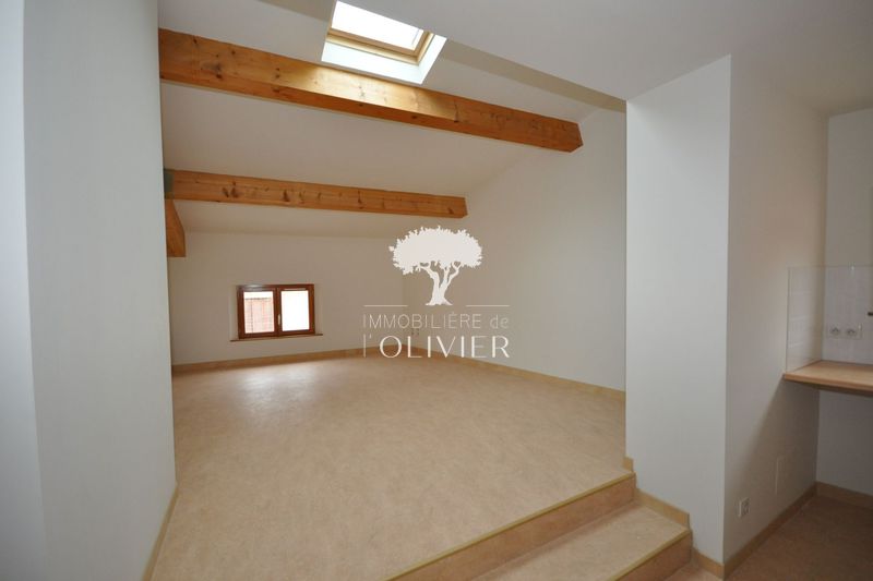 Photo Appartement Apt Luberon des fruits confits,  Location appartement  3 pièces   50&nbsp;m&sup2;