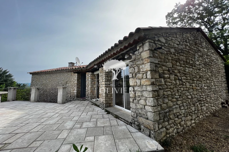 Maison de village Castellet Luberon nord,  Location maison de village  2 chambres   83&nbsp;m&sup2;