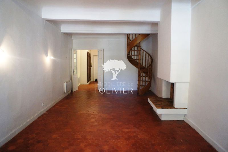 Photo Appartement Apt Proche centre-ville, Location appartement 2 pièces 96 m²