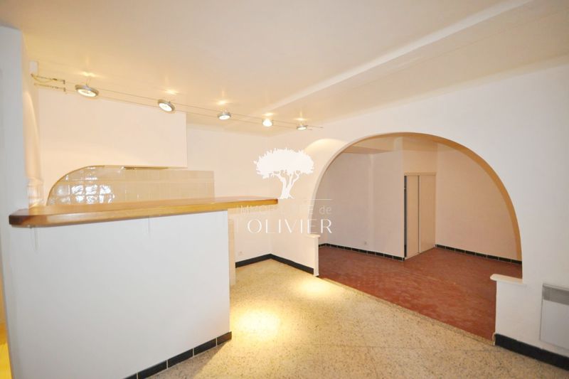 Photo Appartement Apt Centre ville, Location appartement 1 pièce 38 m²