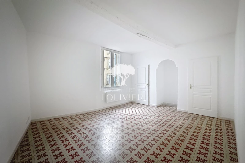 Appartement Apt Centre-ville,  Location appartement  3 pièces   71&nbsp;m&sup2;