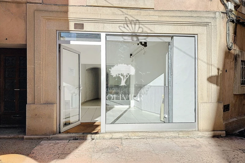 Photo Bureau Apt Apt,  Professionnel bureau   60&nbsp;m&sup2;