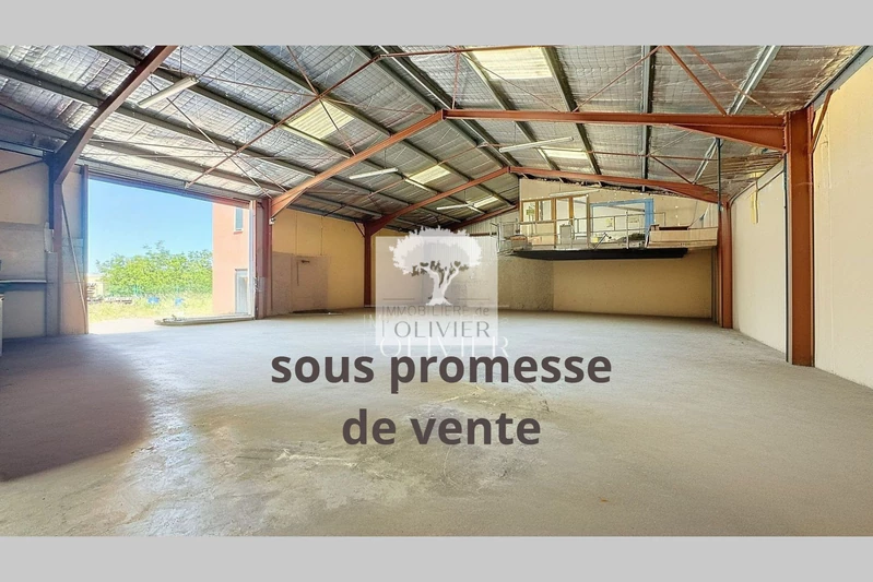 Entrepôt Apt Apt,  Professionnel entrepôt   315&nbsp;m&sup2;