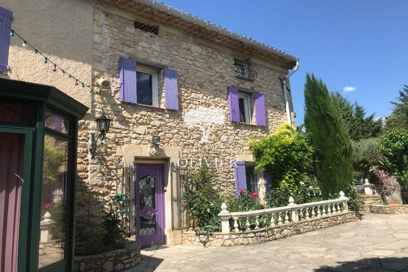 Photo Propriété Rustrel Luberon nord, achat propriété 10 chambres 300 m²