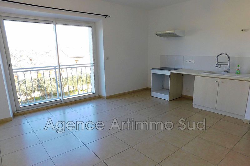 Photo Appartement Eyragues Location appartement 4 pièces 48 m²