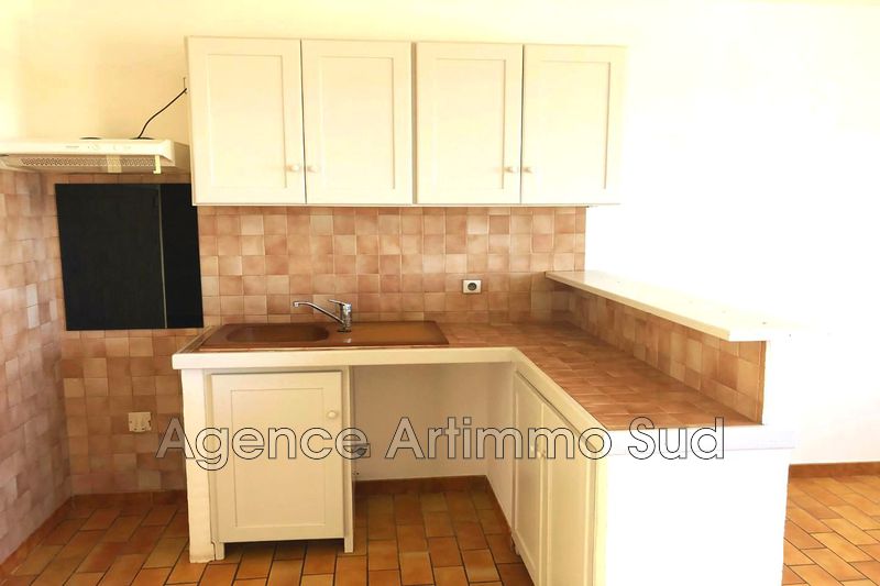 Photo Appartement Aureille Location appartement 3 pièces 45 m²
