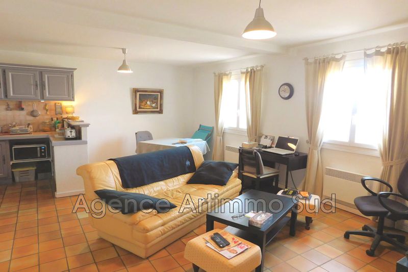 Photo Appartement Aureille Location appartement 3 pièces 45 m²