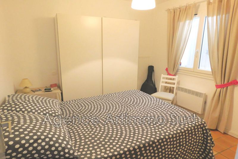 Photo Appartement Aureille Location appartement 3 pièces 45 m²