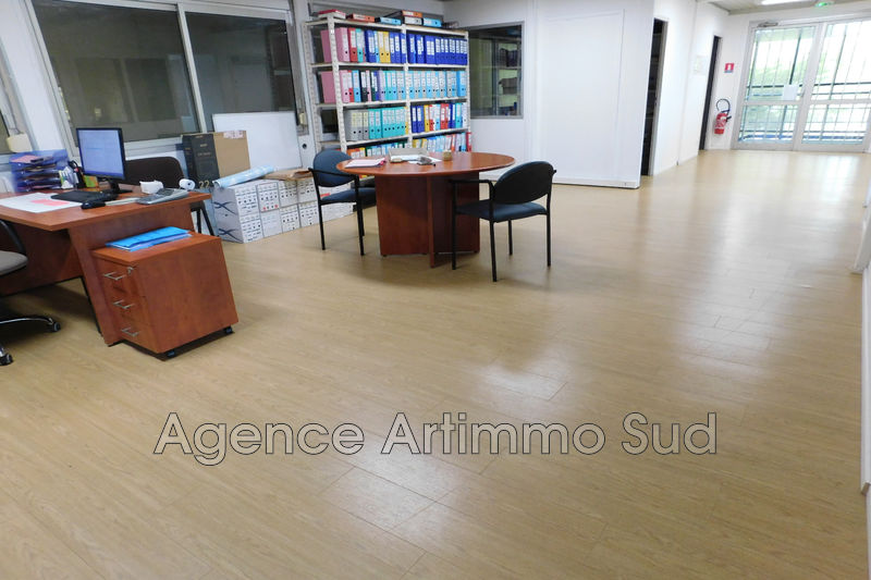 Photo Local professionnel Miramas Zi, Professionnel local professionnel 900 m²