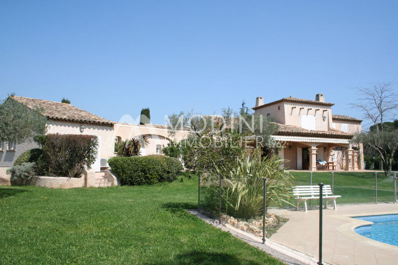 Photo Contemporaine Sainte-Maxime Les saquèdes, achat contemporaine 6 chambres 500 m²