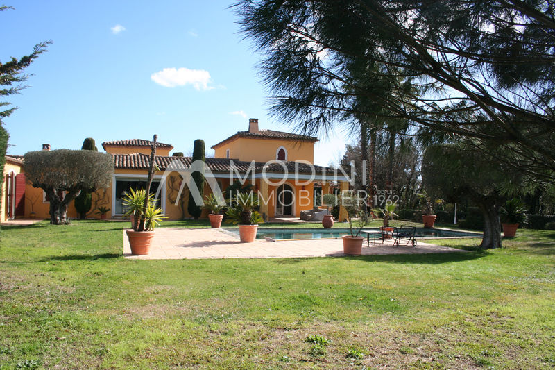 Photo Maison récente Grimaud Les crottes, achat maison récente 4 chambres 300 m²