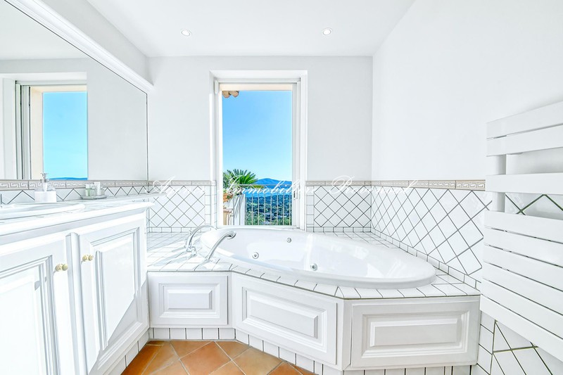 Location saisonnière villa Grimaud  
