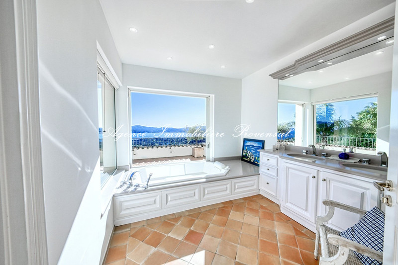 Location saisonnière villa Grimaud  