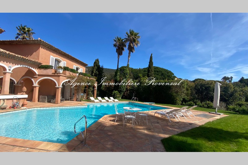 Location saisonnière villa Grimaud  