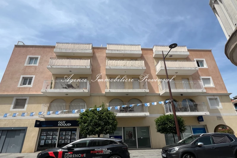 Location garage Sainte-Maxime  Garage Sainte-Maxime Centre-ville,  Location garage  