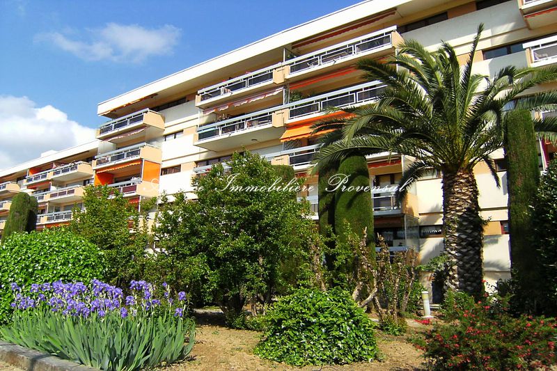 Vente appartement Sainte-Maxime Vente appartement Sainte-Maxime Apartment Sainte-Maxime Centre-ville, to buy apartment 4 rooms 83 m²