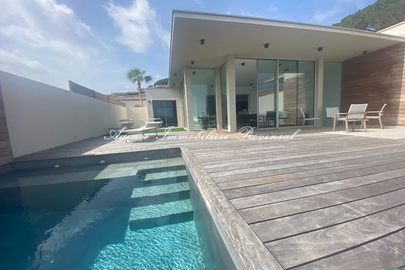 Vente villa vue mer et piscine Sainte-Maxime Vente villa vue mer et piscine Sainte-Maxime Sea view and pool Sainte-Maxime Proche centre ville, to buy sea view and pool 3 bedroom 146 m²