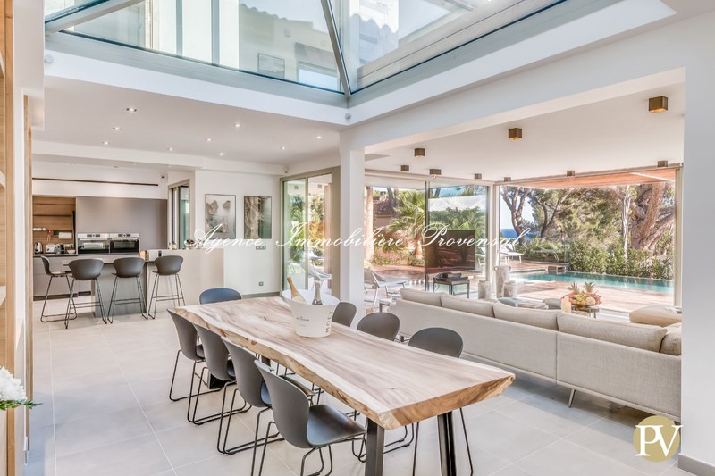 Vente villa vue mer et piscine Sainte-Maxime Vente villa vue mer et piscine Sainte-Maxime Sea view and pool Sainte-Maxime Proche centre ville, to buy sea view and pool 3 bedroom 177 m²