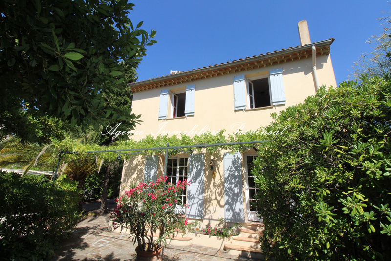 Vente maison de ville Sainte-Maxime Vente maison de ville Sainte-Maxime Maison de ville Sainte-Maxime Proche centre ville, achat maison de ville 3 chambres 125 m²