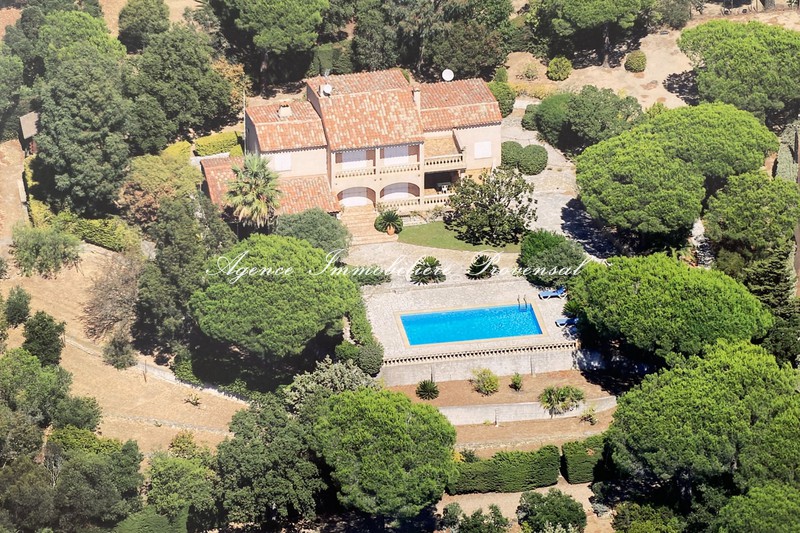 Vente villa Sainte-Maxime  Villa Sainte-Maxime Residentiel,   achat villa  5 chambres   240&nbsp;m&sup2;