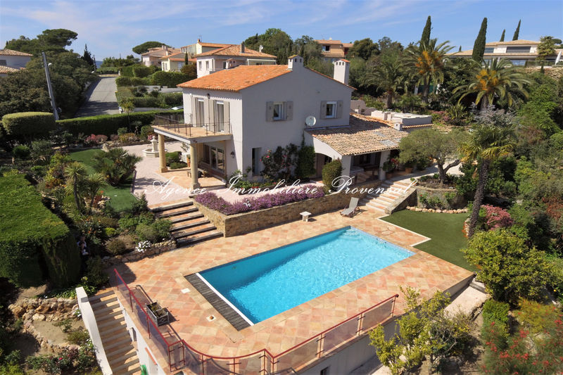 Vente villa Sainte-Maxime Vente villa Sainte-Maxime Villa Sainte-Maxime Proche centre ville, achat villa 4 chambres 230 m²
