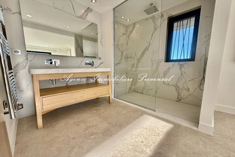 Vente villa contemporaine Sainte-Maxime Vente villa contemporaine Sainte-Maxime