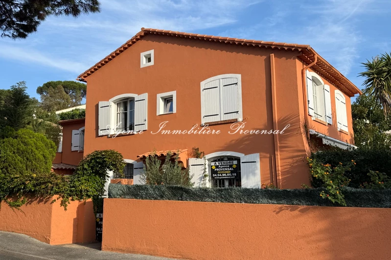 Vente maison Sainte-Maxime  Maison Sainte-Maxime Centre-ville,   achat maison  4 chambres   130&nbsp;m&sup2;