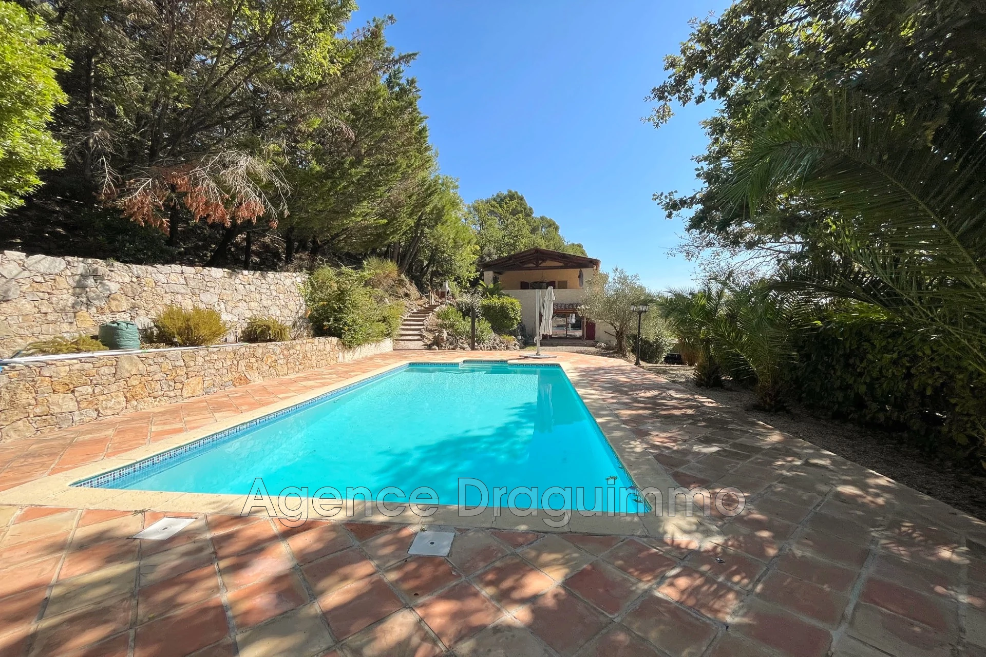 Maison 7 pièces 157 m² · à Figanières · 157 m² · 465 000 €