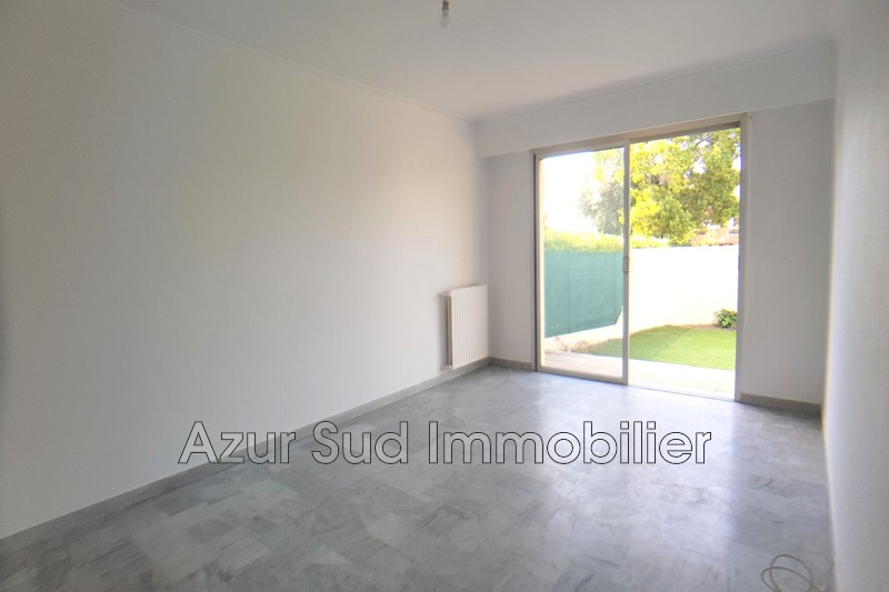 vente Apartment Juan-les-pins Close to the beaches Apartment Juan-les-Pins Proche plages, to buy apartment 2 rooms 54 m²