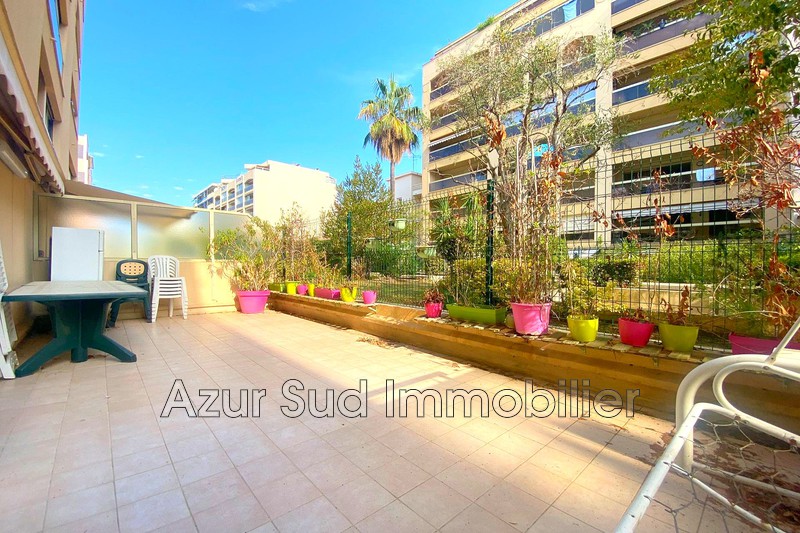 Photo Apartment Juan-les-Pins Bord de mer,   to buy apartment  2 rooms   52&nbsp;m&sup2;