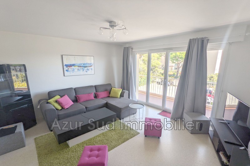 Photo Appartement Antibes Combes,   achat appartement  3 pièces   68&nbsp;m&sup2;