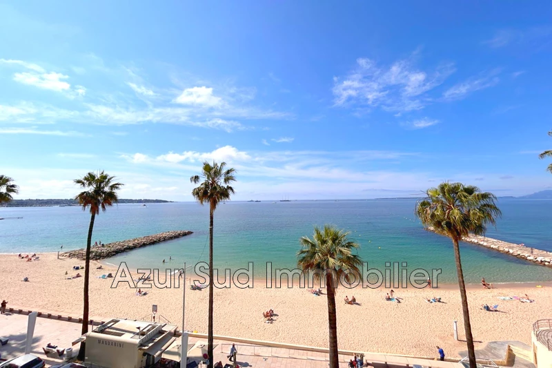   3 pièces  Juan-les-Pins Front de mer  69 m² -   