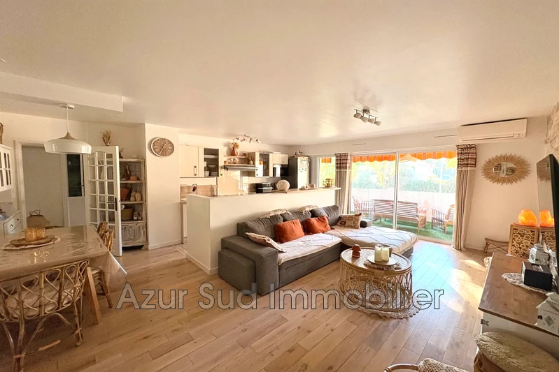 appartement  4 pièces  Antibes Terres blanches  79 m² -   