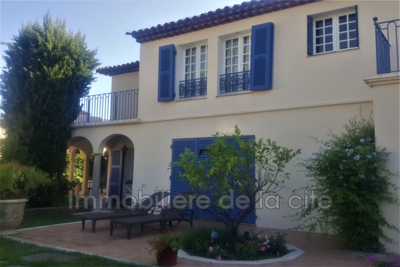 Photo Borderive et maisons spéciales Port grimaud Amarrage 13 x 7 m, achat borderive et maisons spéciales 6 chambres 275 m²