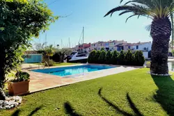 Photos  Maison Borderive et Maisons Spéciales à vendre Port Grimaud 83310