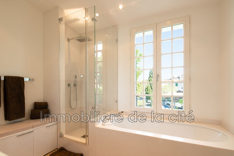 Vente Borderive et Maisons Spéciales Port Grimaud  