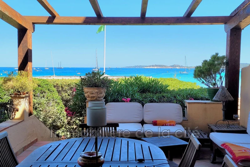 Vente maison pieds dans l'eau Port Grimaud  