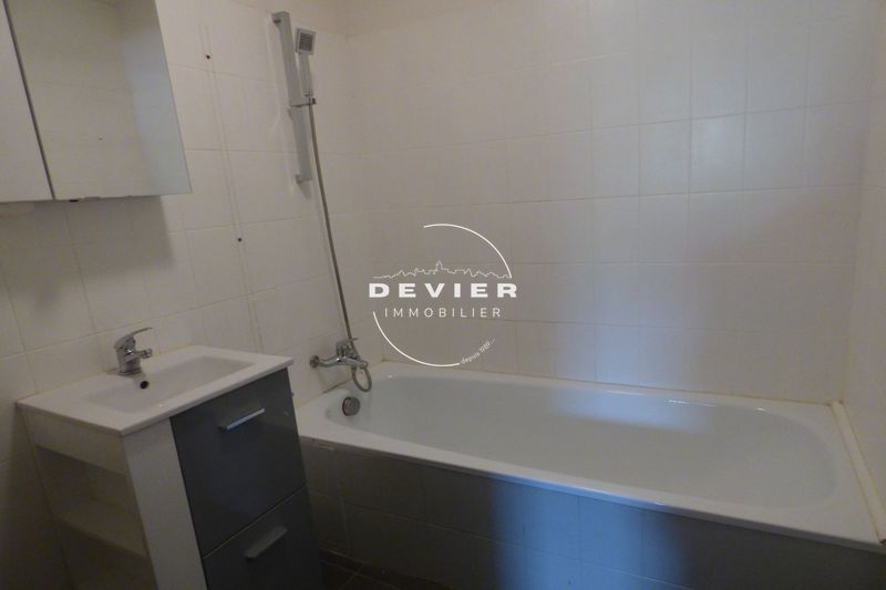 Location appartement Saint-Drézéry  