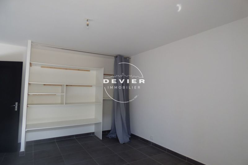 Location appartement Saint-Drézéry  