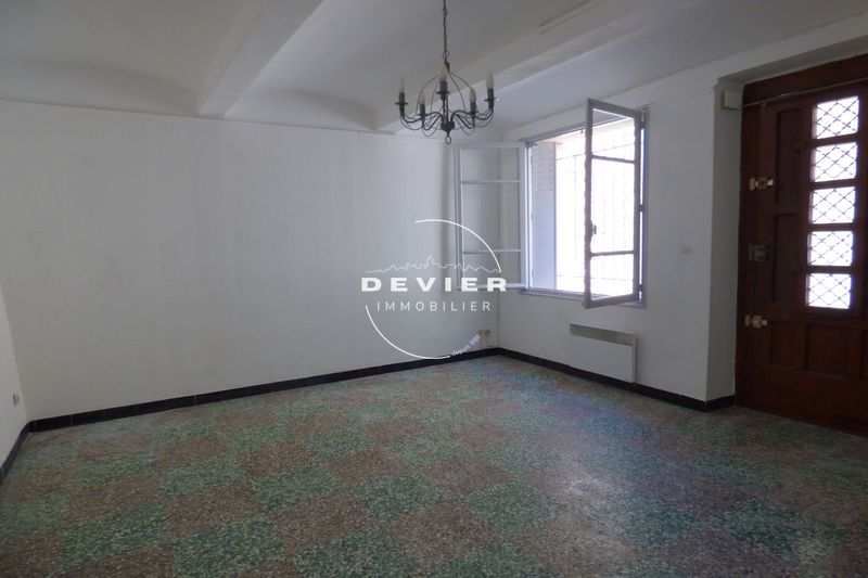 vente maison de village Saint-geniès-des-mourgues Castries Maison de village Saint-Geniès-des-Mourgues Castries, Location maison de village 1 chambre 50 m²