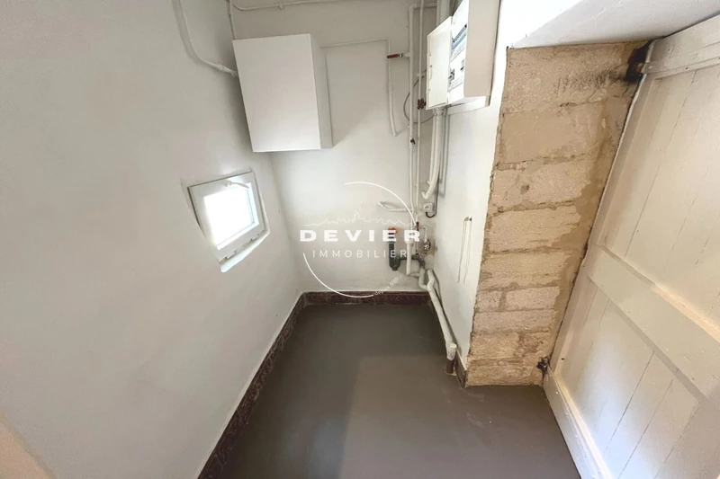 Location appartement Saint-Geniès-des-Mourgues  