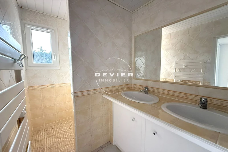 Location maison Saint-Brès Location maison Saint-Brès