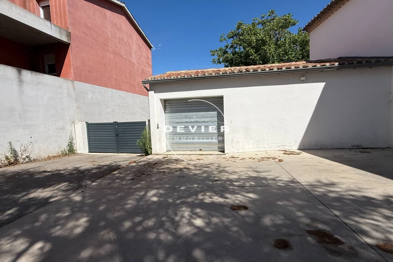 Local commercial Saint-Christol Lunel,  Professionnel local commercial   30&nbsp;m&sup2;