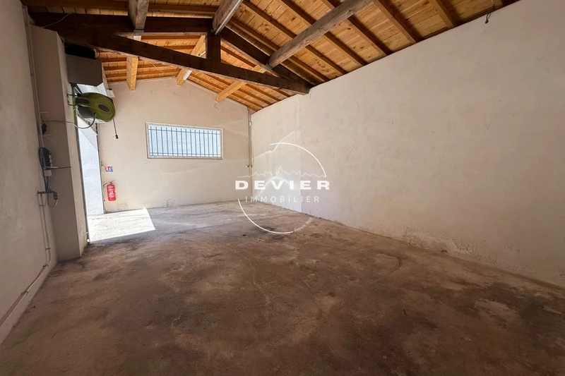 Professionnel local commercial Saint-Christol  